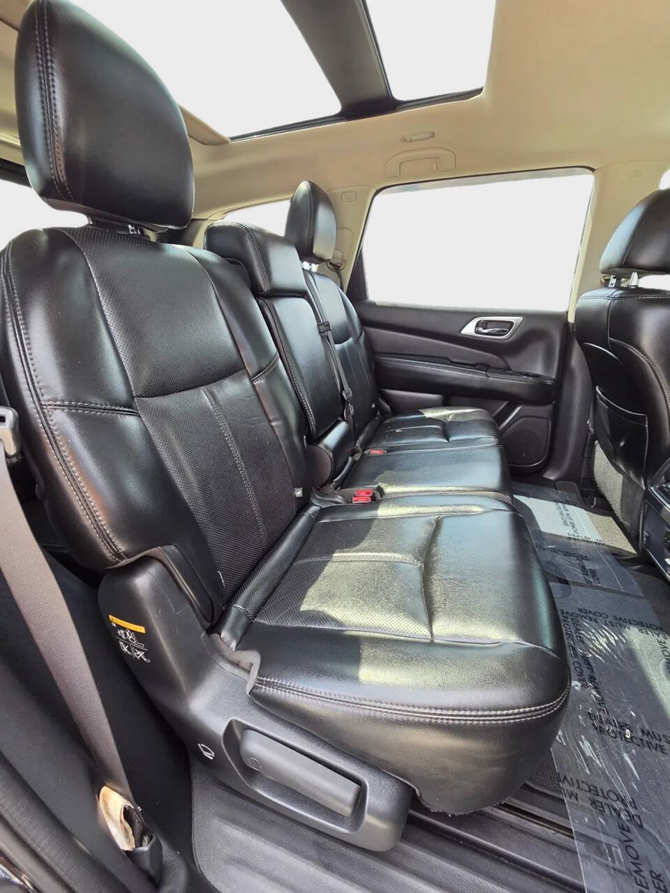 Used 2017 Nissan Pathfinder Platinum FWD image 14