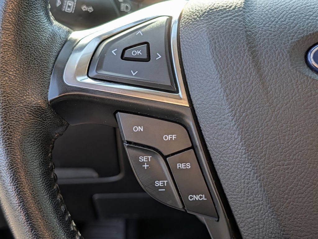 Used 2022 Ford Edge Titanium AWD/4WD image 23