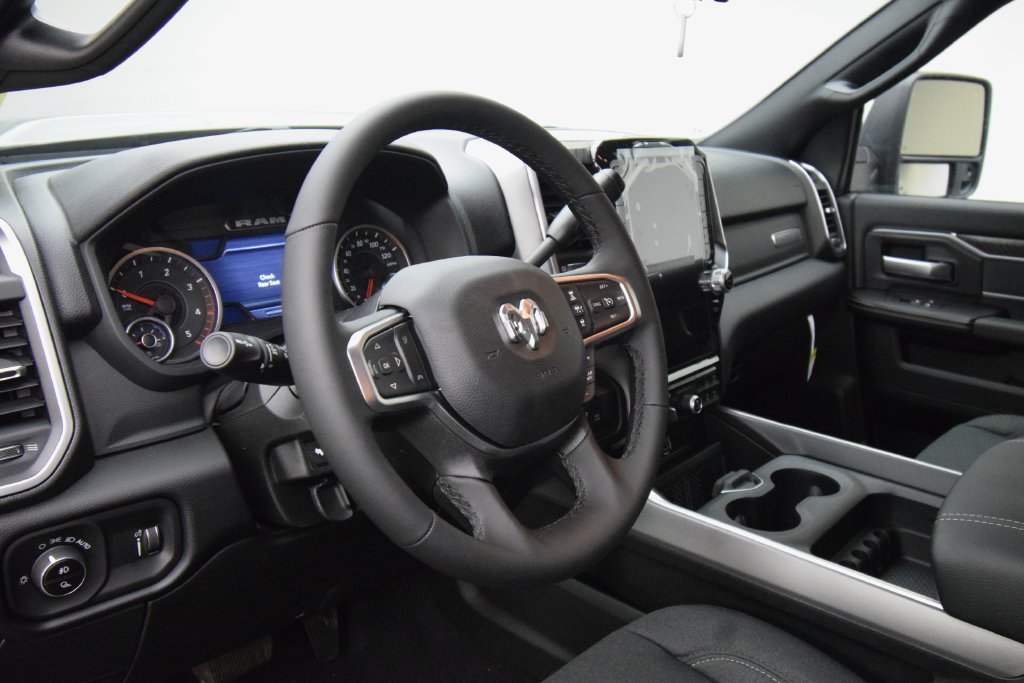 New 2027 RAM 3500 Big Horn AWD/4WD image 36