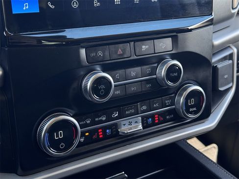 Used 2024 Ford Expedition XLT image 21