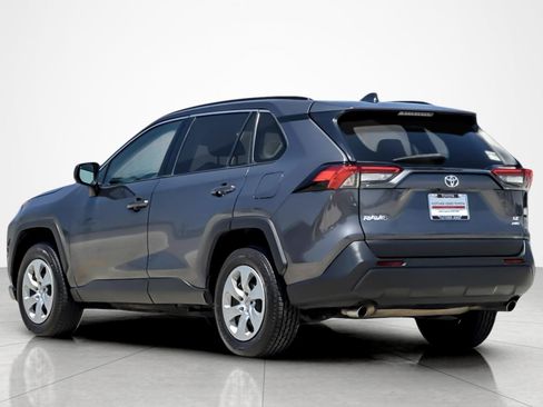 Used 2021 Toyota RAV4 LE AWD/4WD image 3
