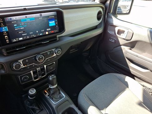 Used 2024 Jeep Wrangler Unlimited Sport AWD/4WD image 31