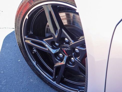 Used 2022 Chevrolet Corvette Stingray Coupe w/ Z51 Performance Package image 15