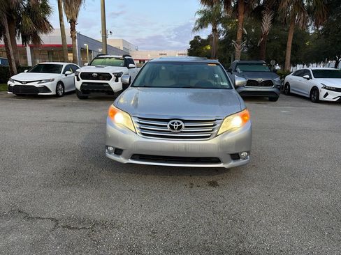 Used 2012 Toyota Avalon Limited FWD image 5