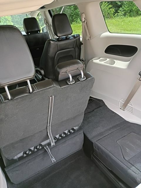 Used 2024 Chrysler Pacifica Limited FWD image 35