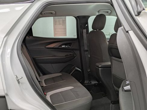 Used 2025 Chevrolet TrailBlazer LT AWD/4WD image 21