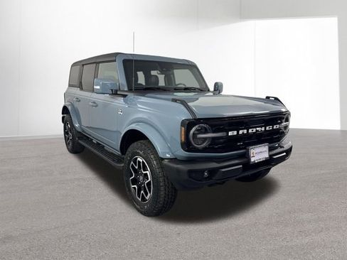 Used 2022 Ford Bronco Outer Banks AWD/4WD image 3