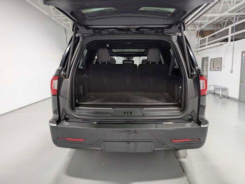 Used 2020 Lincoln Navigator L Reserve w/ Equipment Group 208A Reserve image 39