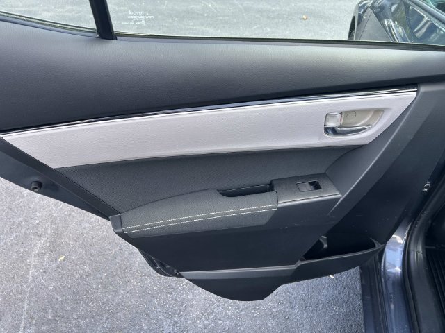 Used 2017 Toyota Corolla LE w/ Carpet Mat Package (TMS) FWD image 16
