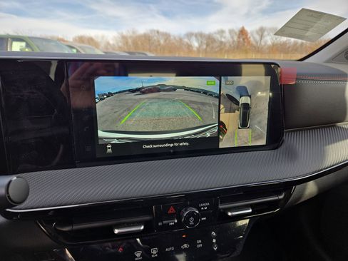 New 2026 Nissan Kicks SR image 26