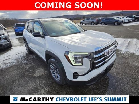 Used 2025 GMC Terrain Elevation image 2
