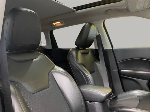 Used 2019 Jeep Compass Latitude AWD/4WD image 22
