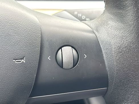 Used 2021 Tesla Model 3 Standard Range Plus image 27