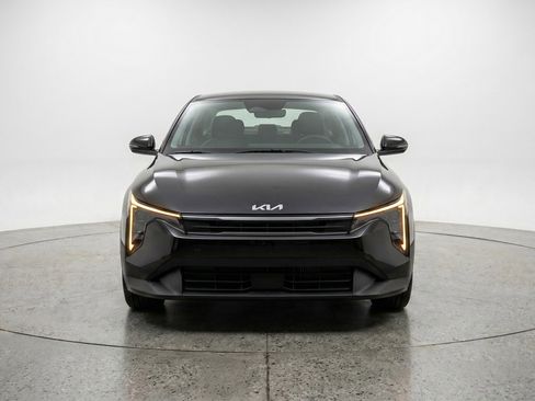 Used 2025 Kia K4 LXS FWD image 2