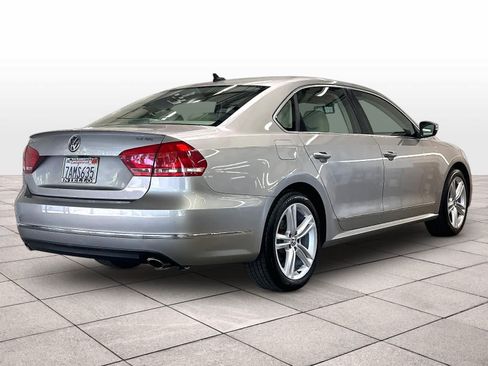 Used 2013 Volkswagen Passat 3.6 SEL Premium FWD image 9