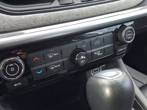 Certified 2022 Jeep Compass Latitude image 28