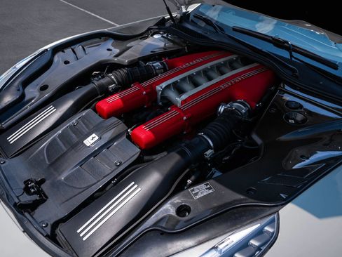 Used 2015 Ferrari F12 Berlinetta RWD image 31
