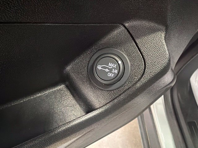 Used 2024 GMC Terrain SLT AWD/4WD image 16