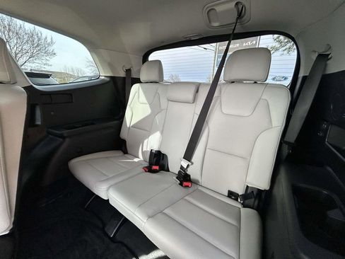 Certified 2024 Kia Telluride S w/ S Sunroof Package image 26