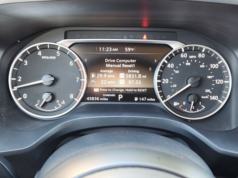 Used 2024 Nissan Rogue SV image 15