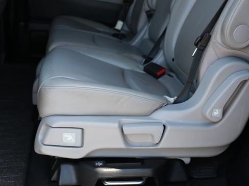 Used 2023 Honda Odyssey EX-L image 13