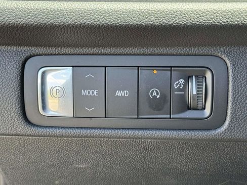 Used 2026 Chevrolet Traverse LT w/ Driver Confidence Package AWD/4WD image 23