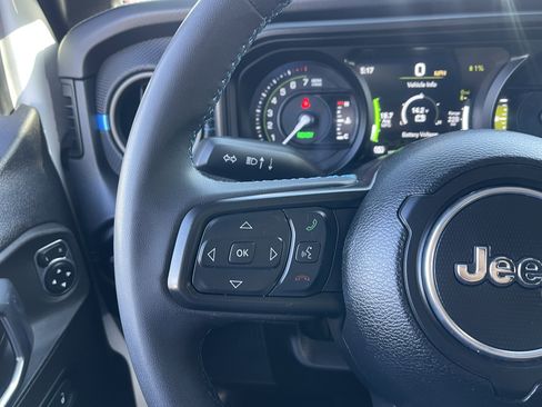 Used 2024 Jeep Wrangler Unlimited Rubicon 4xe AWD/4WD image 36