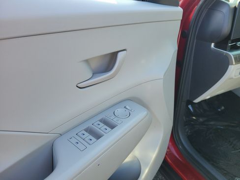 Used 2024 Hyundai Kona SEL FWD image 18