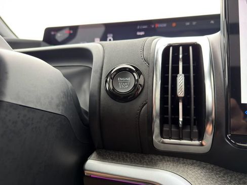 Used 2025 Ford Expedition Tremor AWD/4WD image 54