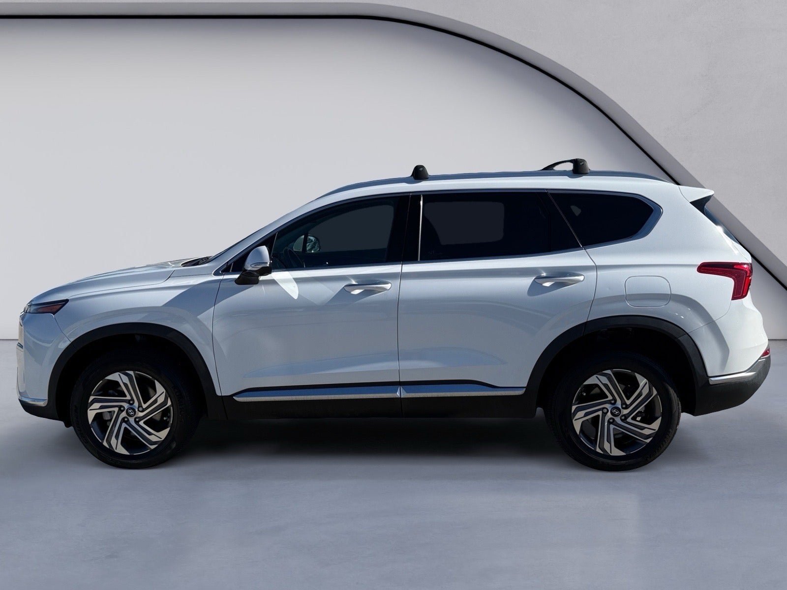 Used 2023 Hyundai Santa Fe SEL w/ Premium Package AWD/4WD image 2