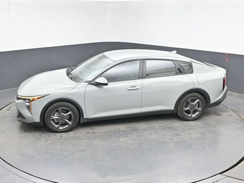 Used 2025 Kia K4 FWD image 32