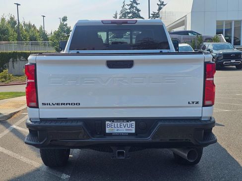 Used 2025 Chevrolet Silverado 2500 LTZ w/ LTZ Plus Package AWD/4WD image 4