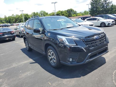 Used 2024 Subaru Forester Premium AWD/4WD image 4