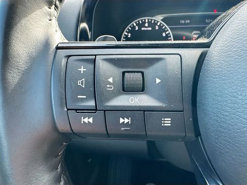 Used 2024 Nissan Pathfinder SL image 9