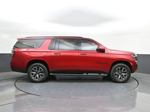 Used 2024 Chevrolet Suburban Z71 w/ Luxury Package AWD/4WD image 25