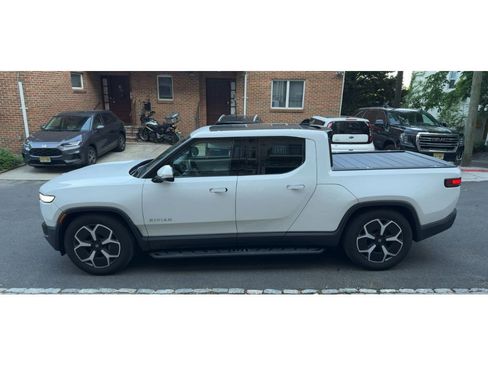 Used 2023 Rivian R1T Adventure AWD/4WD image 2