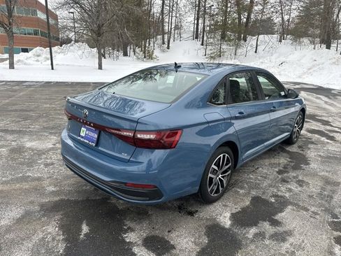 Used 2025 Volkswagen Jetta SE image 6