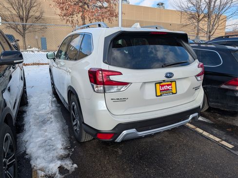 Used 2022 Subaru Forester Touring image 4