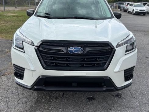 Used 2022 Subaru Forester 2.5i image 2