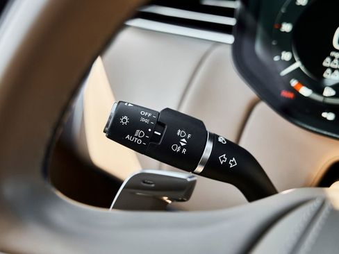 Used 2024 Land Rover Range Rover Long Wheelbase SE image 60