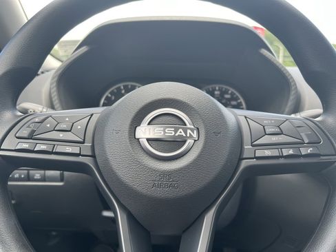 Used 2025 Nissan Sentra S image 13