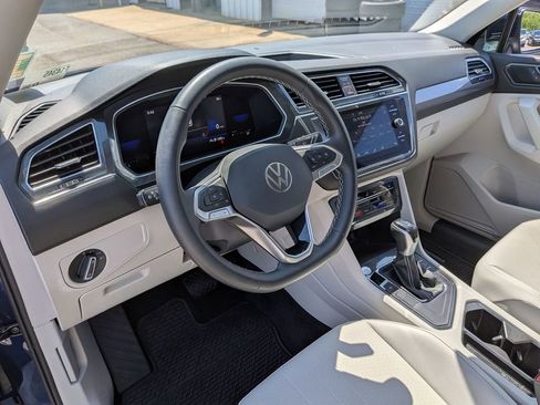 Used 2022 Volkswagen Tiguan SE FWD image 30