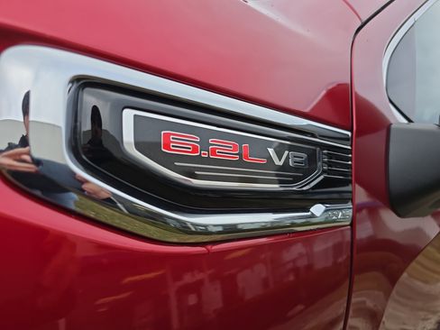 New 2026 GMC Sierra 1500 SLT image 11