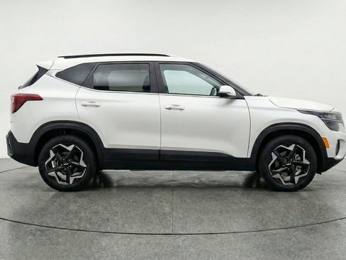 Used 2025 Kia Seltos S FWD image 11