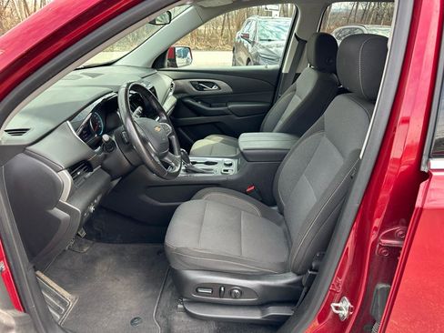 Used 2020 Chevrolet Traverse LT image 10