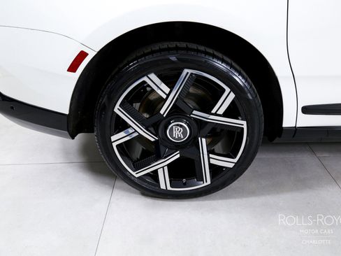 Certified 2025 Rolls-Royce Cullinan image 39