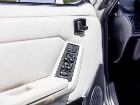 Used 1993 Ford Mustang LX RWD image 42