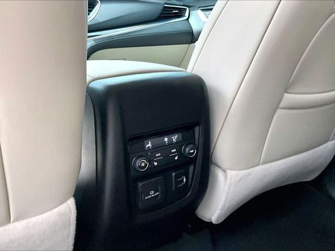 Used 2024 Buick Enclave Premium AWD/4WD image 35
