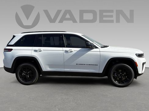New 2026 Jeep Grand Cherokee Altitude RWD image 6