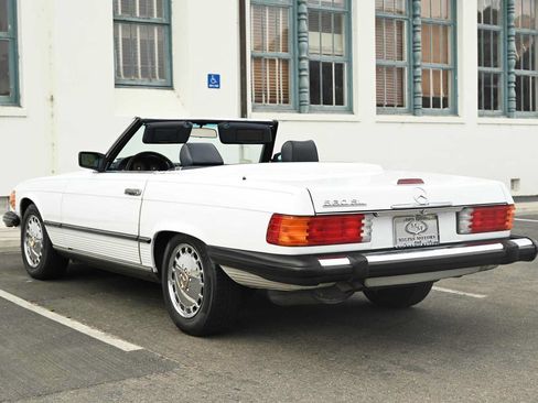 Used 1989 Mercedes-Benz 560 SL image 4